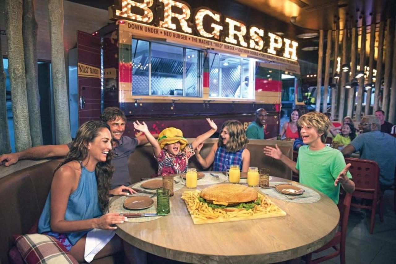 Nickelodeon Hotels & Resorts Πούντα Κάνα Εξωτερικό φωτογραφία Burger King restaurant